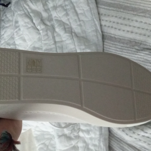 Stuart Weitzman - Picture 7 of 8